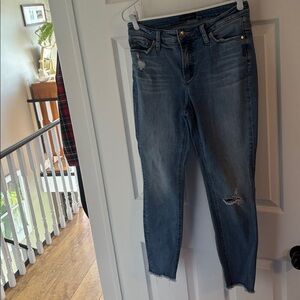 Silver jeans. High note skinny. Distressed